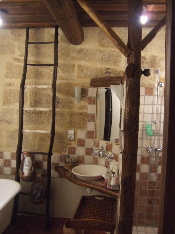 Bize de la Tour Bed & Breakfast Saint-Bonnet-du-Gard Oda fotoğraf